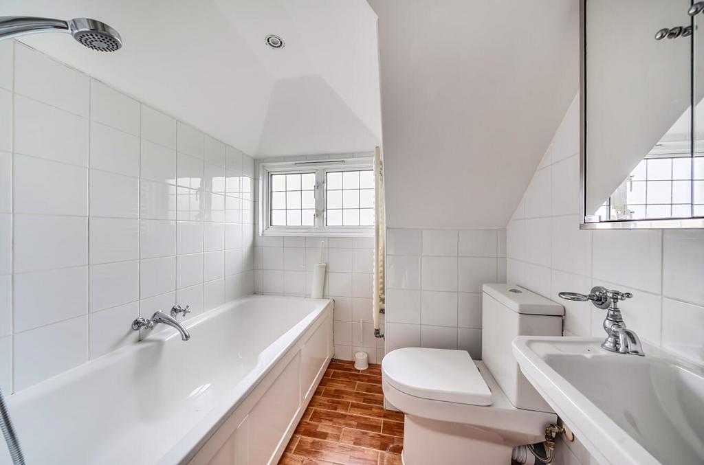Davidson Frost-Wellings, DFW, Glanleam, Bathroom T