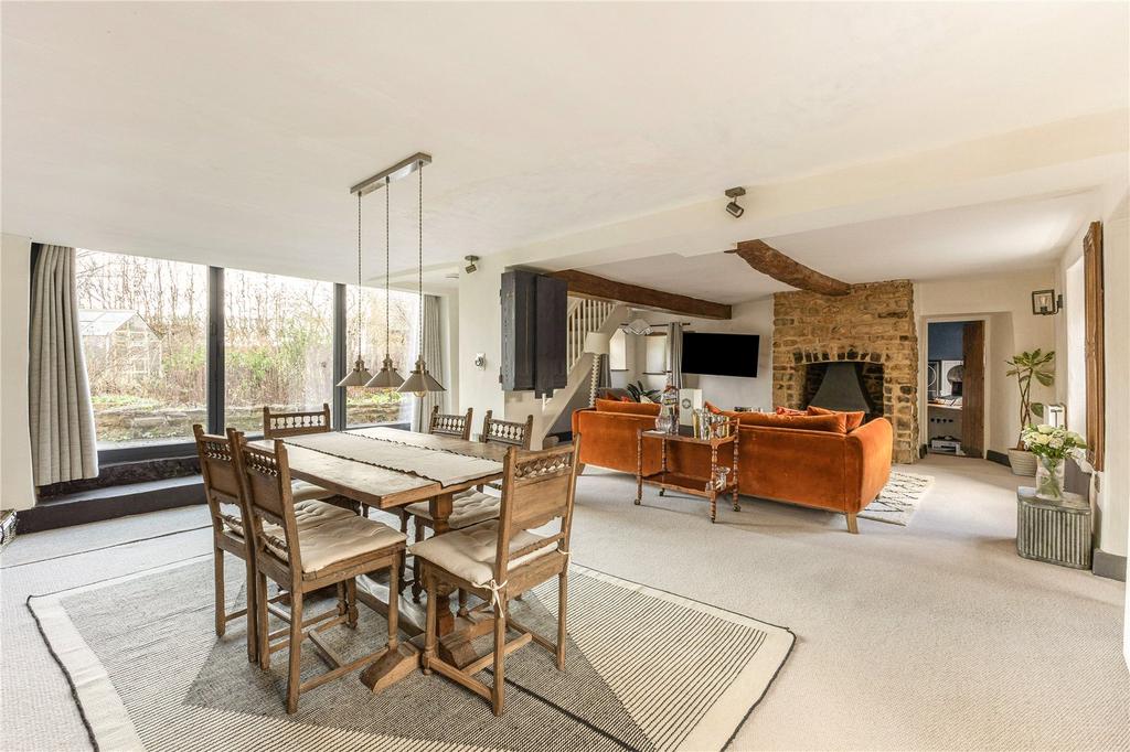Sitting/Dining Room