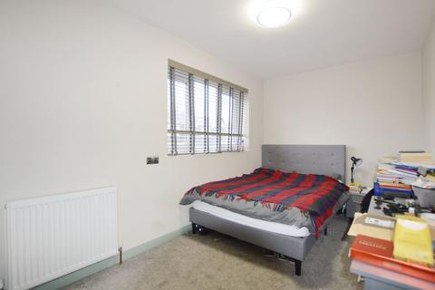3 bedroom terraced house to rent, Willow Close, Leeds LS4