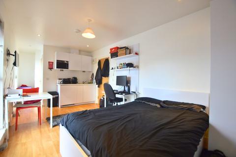 1 bedroom property to rent, St. Micheals Lane, Headingley LS6