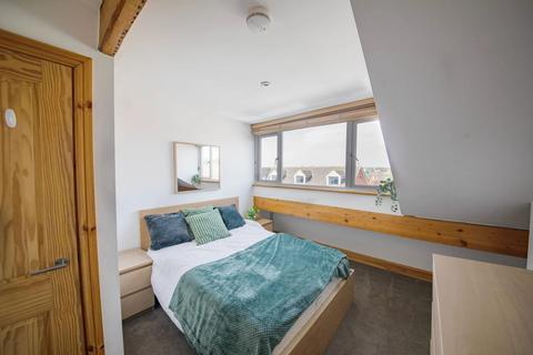 undefined, Queens Road, Leeds LS6
