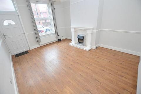 3 bedroom terraced house to rent, Bangor Place, Leeds LS12
