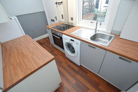 3 bedroom terraced house to rent, Bangor Place, Leeds LS12