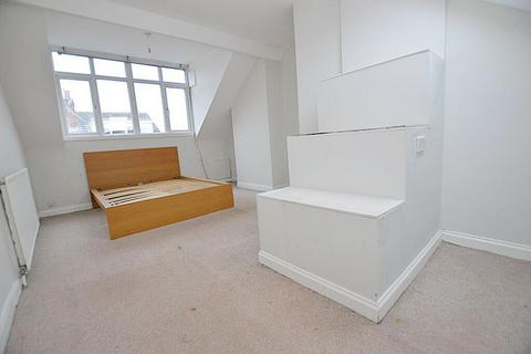 3 bedroom terraced house to rent, Bangor Place, Leeds LS12