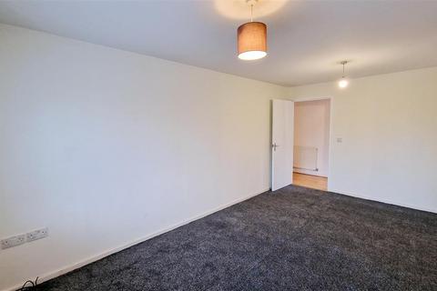 2 bedroom flat to rent, Bannister Court, Winsford