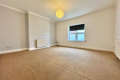 1 bedroom flat to rent, Bitterne Road, Southampton SO18