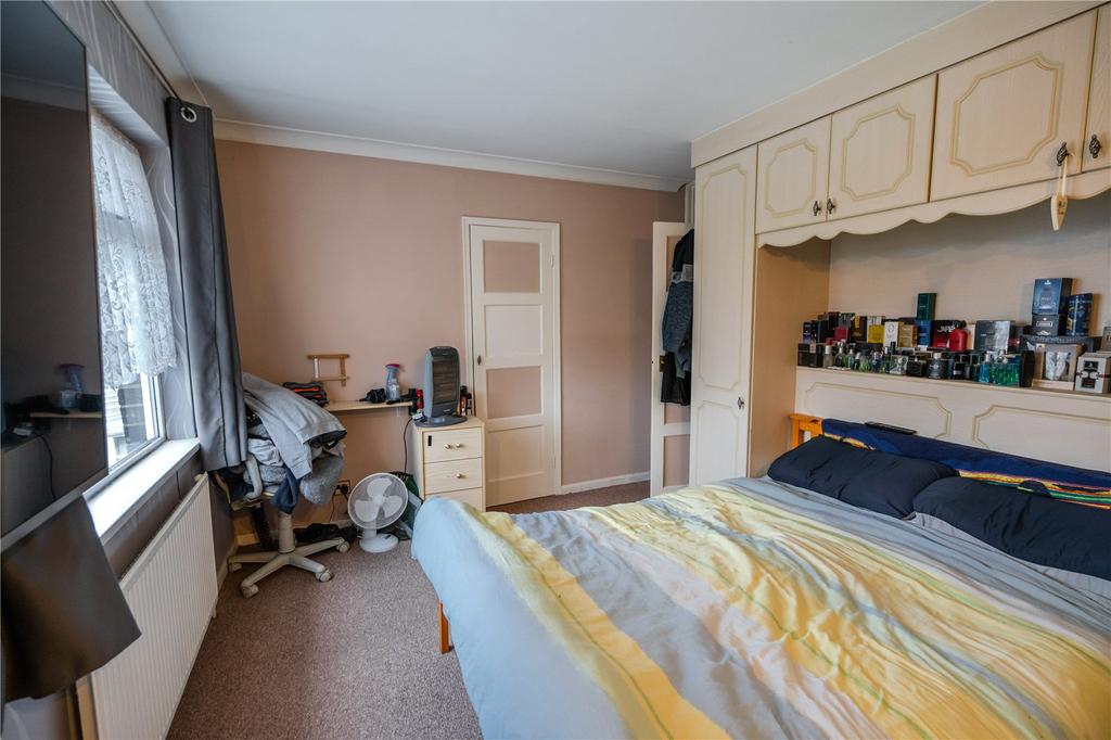 Bedroom 1 (2)