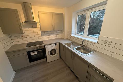 2 bedroom flat to rent, Flamingo Court, Nottingham NG7