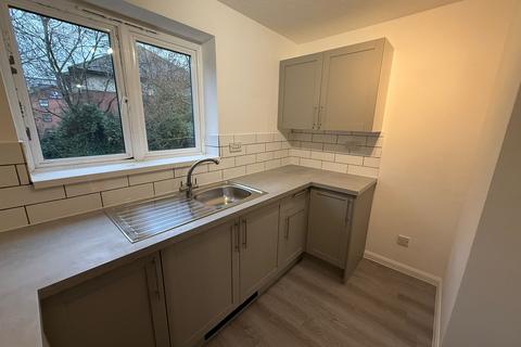 2 bedroom flat to rent, Flamingo Court, Nottingham NG7