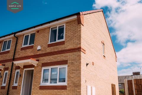3 bedroom semi-detached house to rent, Brookfield Drive, Bradford, BD10