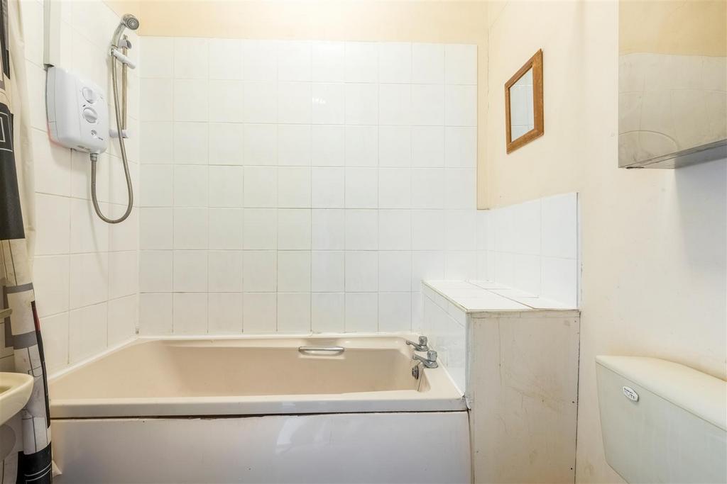 Flat 4, 22 Vernon Terrace-11.jpg