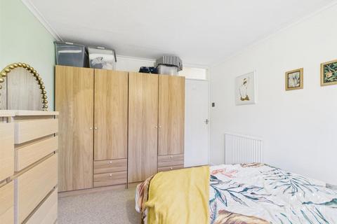 undefined, Mason Court, Hinckley