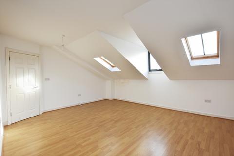 2 bedroom flat to rent, Elmers End Road Beckenham BR3