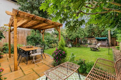 2 bedroom semi-detached house for sale, 282 Amersham Road, High Wycombe HP15