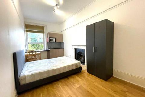 Studio to rent - Belsize Avenue, Belsize Park, London, NW3
