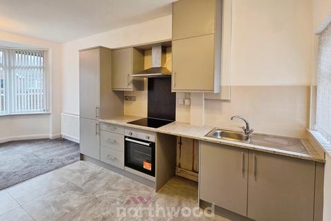 3 bedroom terraced house to rent, Markham Avenue, Doncaster DN6
