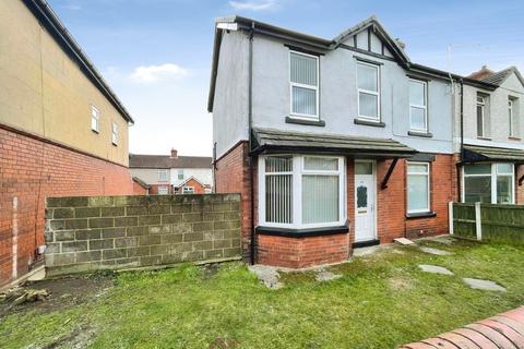 3 bedroom terraced house to rent, Markham Avenue, Doncaster DN6