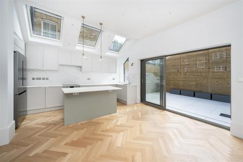 5 bedroom end of terrace house for sale, Batoum Gardens, London W6