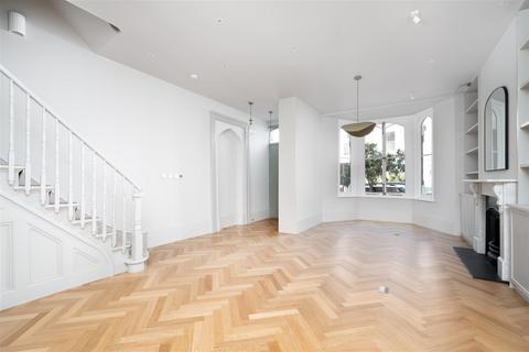 5 bedroom end of terrace house for sale, Batoum Gardens, London W6