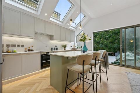 Batoum Gardens, London W6