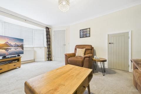 3 bedroom semi-detached house for sale, The Square, North Lincolnshire DN19