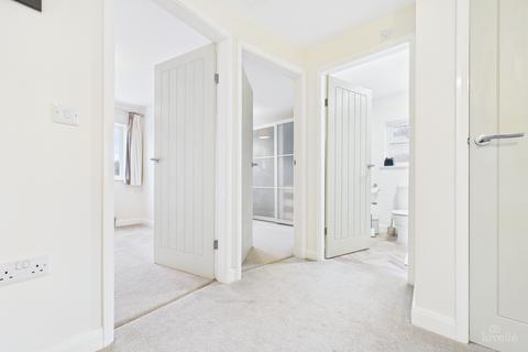 3 bedroom semi-detached house for sale, The Square, North Lincolnshire DN19