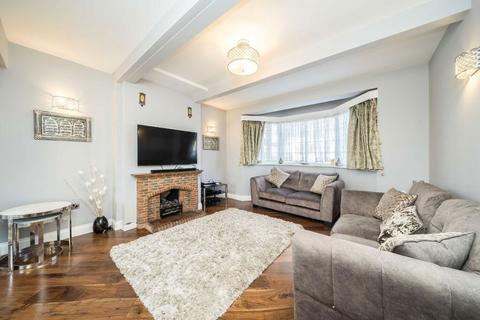 6 bedroom end of terrace house for sale, Briar Avenue, London SW16