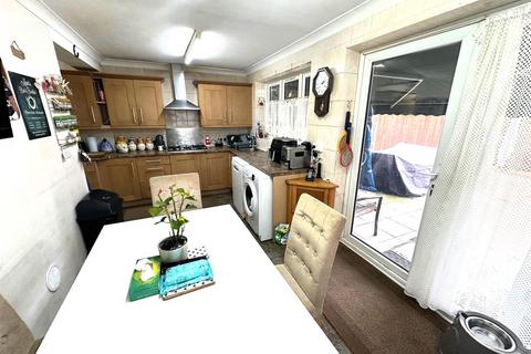 undefined, Osborne Close, Hounslow