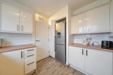 undefined, London Road, Mitcham CR4