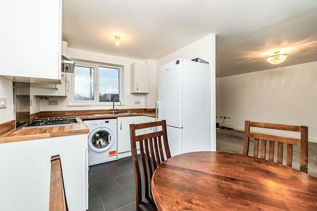 Kitchen / Dining Roo
