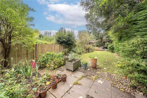 2 bedroom flat to rent, Brixton Road, London SW9