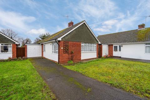 2 bedroom detached bungalow for sale, Meadow Way, Thame OX9