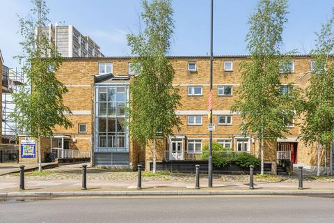 undefined, Cable Street, Shadwell, London, E1