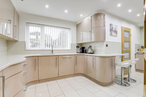 4 bedroom detached house for sale, Standhill Avenue, Nottingham NG4
