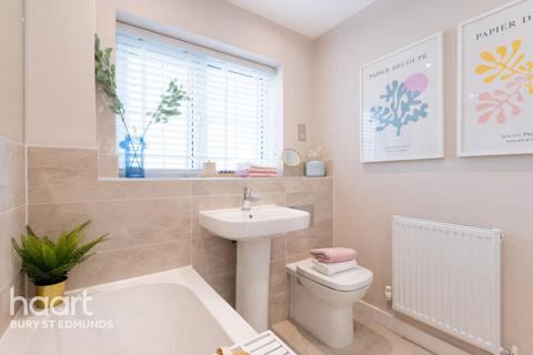 3 bedroom detached house for sale, Bronze Fields, Bury St Edmunds