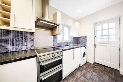 2 bedroom maisonette for sale, Barrowell Green, London N21