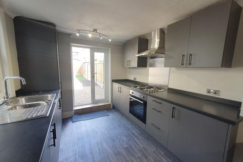 3 bedroom terraced house to rent, Gordon Road, Herne Bay, Kent, CT6
