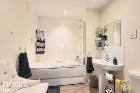 undefined, Pond Road, FARNBOROUGH
