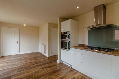 4 bedroom detached house to rent, Wadham Close, DE3