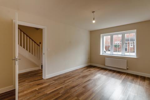 4 bedroom detached house to rent, Wadham Close, DE3