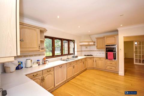 4 bedroom detached house for sale, The Woodfines, Emerson Park, Hornchurch, RM11