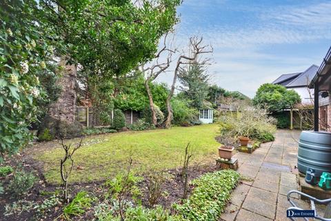 4 bedroom detached house for sale, The Woodfines, Emerson Park, Hornchurch, RM11
