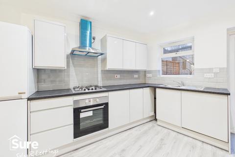 3 bedroom semi-detached house to rent, St. Albans Road, Hemel Hempstead, Hertfordshire, HP2 4BA