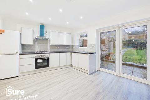 3 bedroom semi-detached house to rent, St. Albans Road, Hemel Hempstead, Hertfordshire, HP2 4BA