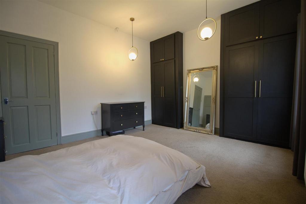 Bedroom 1.jpg