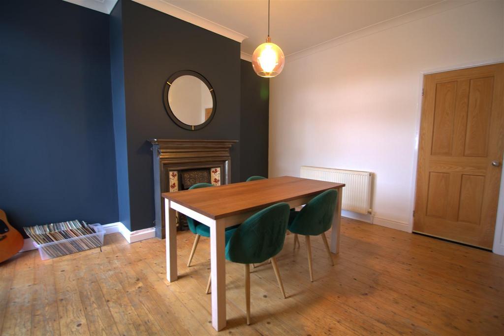 Dining room.jpg
