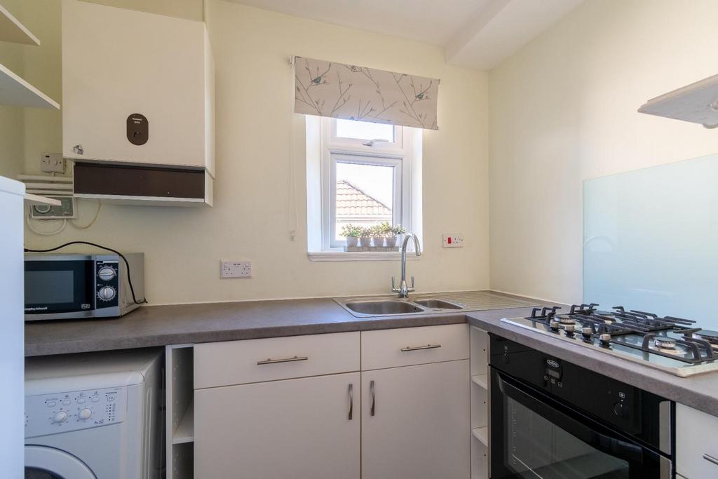 102 A Lymore Avenue-6.jpg