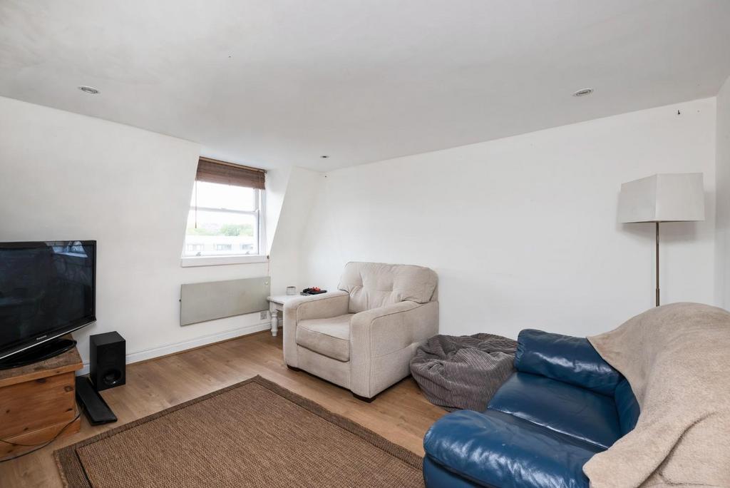 Top Floor Flat, 18 New King Street, BA1 2 BL-4.jpg