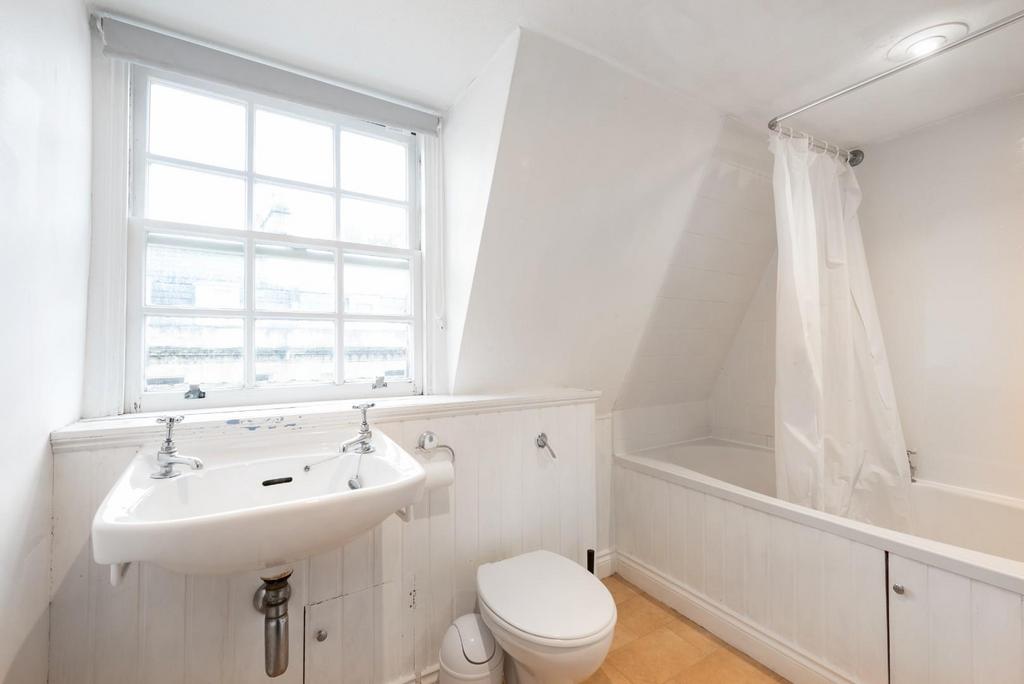Top Floor Flat, 18 New King Street, BA1 2 BL-13.jpg