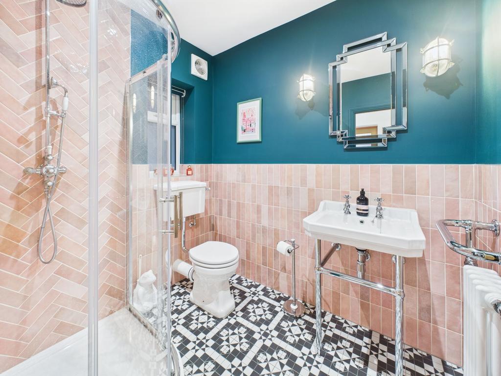 Ground Floor Shower Room/Wc